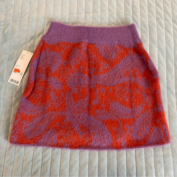 NWT Urban Outfitters Maryanne Knit Fuzzy Mini Skirt - Picture 4 of 4